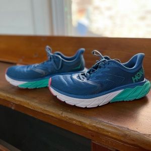 Hoka One One Arahi 5 Running Shoes